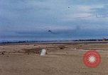 Standbild US Marine A-4E und F-4B Phantom II Jet Fighters Chu Lai Vietnam, 1967, aus Sekunde 47 historischem Filmmaterial Videoclip 65675025756