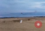 Standbild US Marine A-4E und F-4B Phantom II Jet Fighters Chu Lai Vietnam, 1967, aus Sekunde 48 historischem Filmmaterial Videoclip 65675025756
