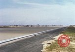 Immagine di Marine Corps A-4 e F-4 velivolo durante il funzionamento Chu Lai Vietnam, 1967, secondo 11 filmato di repertorio 65675025757