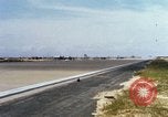 Immagine di Marine Corps A-4 e F-4 velivolo durante il funzionamento Chu Lai Vietnam, 1967, secondo 13 filmato di repertorio 65675025757