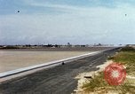 Immagine di Marine Corps A-4 e F-4 velivolo durante il funzionamento Chu Lai Vietnam, 1967, secondo 18 filmato di repertorio 65675025757