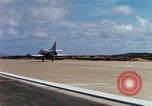 Immagine di Marine Corps A-4 e F-4 velivolo durante il funzionamento Chu Lai Vietnam, 1967, secondo 42 filmato di repertorio 65675025757