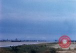Standbild US Marine Corps Kampfflugzeuge landen und starten Chu Lai Vietnam, 1967, aus Sekunde 21 historischem Filmmaterial Videoclip 65675025758
