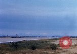 Standbild US Marine Corps Kampfflugzeuge landen und starten Chu Lai Vietnam, 1967, aus Sekunde 25 historischem Filmmaterial Videoclip 65675025758