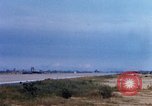 Standbild US Marine Corps Kampfflugzeuge landen und starten Chu Lai Vietnam, 1967, aus Sekunde 29 historischem Filmmaterial Videoclip 65675025758