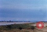 Standbild US Marine Corps Kampfflugzeuge landen und starten Chu Lai Vietnam, 1967, aus Sekunde 30 historischem Filmmaterial Videoclip 65675025758