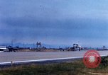 Standbild US Marine Corps Kampfflugzeuge landen und starten Chu Lai Vietnam, 1967, aus Sekunde 46 historischem Filmmaterial Videoclip 65675025758