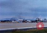 Standbild US Marine Corps Kampfflugzeuge landen und starten Chu Lai Vietnam, 1967, aus Sekunde 49 historischem Filmmaterial Videoclip 65675025758