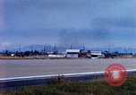 Standbild US Marine Corps Kampfflugzeuge landen und starten Chu Lai Vietnam, 1967, aus Sekunde 52 historischem Filmmaterial Videoclip 65675025758