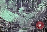 Standbild Tutanchamun gold Stuhl Ägypten, 1951, aus Sekunde 51 historischem Filmmaterial Videoclip 65675025774