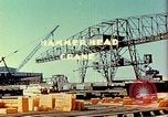 Standbild Bau von Liberty Schiffe in Zweiten Weltkrieg California United States USA, 1942, aus Sekunde 57 historischem Filmmaterial Videoclip 65675025784