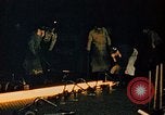 Standbild Frame Balken gebogen bei Liberty Schiff bau in Zweiten Weltkrieg California United States USA, 1942, aus Sekunde 53 historischem Filmmaterial Videoclip 65675025787