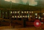 Image Fabrication de coquilles latérales en acier pour le Liberty Ship dans Seconde Guerre Mondiale California United States USA, 1942, de la seconde 5 séquences d'archives historiques vidéo 65675025788