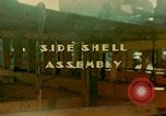 Image Fabrication de coquilles latérales en acier pour le Liberty Ship dans Seconde Guerre Mondiale California United States USA, 1942, de la seconde 8 séquences d'archives historiques vidéo 65675025788
