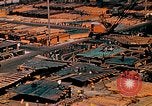 Image Fabrication de coquilles latérales en acier pour le Liberty Ship dans Seconde Guerre Mondiale California United States USA, 1942, de la seconde 12 séquences d'archives historiques vidéo 65675025788