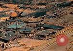 Image Fabrication de coquilles latérales en acier pour le Liberty Ship dans Seconde Guerre Mondiale California United States USA, 1942, de la seconde 20 séquences d'archives historiques vidéo 65675025788