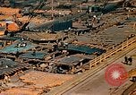 Image Fabrication de coquilles latérales en acier pour le Liberty Ship dans Seconde Guerre Mondiale California United States USA, 1942, de la seconde 22 séquences d'archives historiques vidéo 65675025788
