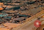 Image Fabrication de coquilles latérales en acier pour le Liberty Ship dans Seconde Guerre Mondiale California United States USA, 1942, de la seconde 23 séquences d'archives historiques vidéo 65675025788