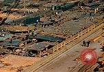 Image Fabrication de coquilles latérales en acier pour le Liberty Ship dans Seconde Guerre Mondiale California United States USA, 1942, de la seconde 25 séquences d'archives historiques vidéo 65675025788