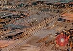 Image Fabrication de coquilles latérales en acier pour le Liberty Ship dans Seconde Guerre Mondiale California United States USA, 1942, de la seconde 34 séquences d'archives historiques vidéo 65675025788