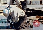 Image le rivetage pendant le Liberty Ship Construction dans Seconde Guerre Mondiale California United States USA, 1942, de la seconde 36 séquences d'archives historiques vidéo 65675025789