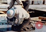 Image le rivetage pendant le Liberty Ship Construction dans Seconde Guerre Mondiale California United States USA, 1942, de la seconde 38 séquences d'archives historiques vidéo 65675025789