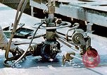 Image la fabrication et l'installation des plaques de plancher sur double bas de navire California United States USA, 1942, de la seconde 23 séquences d'archives historiques vidéo 65675025799