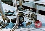 Image la fabrication et l'installation des plaques de plancher sur double bas de navire California United States USA, 1942, de la seconde 26 séquences d'archives historiques vidéo 65675025799