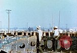 Immagine di Unione di melt della cima del serbatoio durante la fase di costruzione della nave Liberty California United States USA, 1942, secondo 56 filmato di repertorio 65675025800