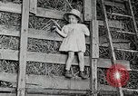 Standbild Farm Life Michigan United States USA, 1941, aus Sekunde 25 historischem Filmmaterial Videoclip 65675025821