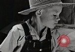 Standbild Farm Life Michigan United States USA, 1941, aus Sekunde 59 historischem Filmmaterial Videoclip 65675025827