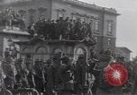 Immagine di Gabriele D'Annunzio conduce la forza dei volontari Fiume Croazia, 1919, secondo 15 filmato di repertorio 65675025861