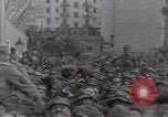 Immagine di Gabriele D'Annunzio conduce la forza dei volontari Fiume Croazia, 1919, secondo 37 filmato di repertorio 65675025861