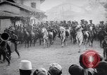 Standbild Anreise von Prinz Mirko Scutari Albanien, 1913, aus Sekunde 13 historischem Filmmaterial Videoclip 65675025865