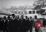 Standbild Anreise von Prinz Mirko Scutari Albanien, 1913, aus Sekunde 25 historischem Filmmaterial Videoclip 65675025865