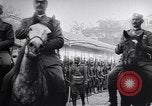 Standbild Anreise von Prinz Mirko Scutari Albanien, 1913, aus Sekunde 41 historischem Filmmaterial Videoclip 65675025865