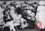 Image course de chevaux Derby en Autriche Vienne Autriche Freudenau, 1912, de la seconde 13 séquences d'archives historiques vidéo 65675025869