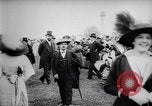 Image course de chevaux Derby en Autriche Vienne Autriche Freudenau, 1912, de la seconde 20 séquences d'archives historiques vidéo 65675025869