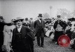 Image course de chevaux Derby en Autriche Vienne Autriche Freudenau, 1912, de la seconde 23 séquences d'archives historiques vidéo 65675025869