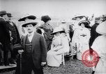Image course de chevaux Derby en Autriche Vienne Autriche Freudenau, 1912, de la seconde 30 séquences d'archives historiques vidéo 65675025869