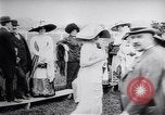 Image course de chevaux Derby en Autriche Vienne Autriche Freudenau, 1912, de la seconde 32 séquences d'archives historiques vidéo 65675025869