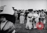 Image course de chevaux Derby en Autriche Vienne Autriche Freudenau, 1912, de la seconde 36 séquences d'archives historiques vidéo 65675025869