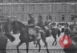 Standbild Mobilisierung von Soldaten Wien Österreich, 1914, aus Sekunde 17 historischem Filmmaterial Videoclip 65675025879