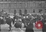 Standbild Mobilisierung von Soldaten Wien Österreich, 1914, aus Sekunde 19 historischem Filmmaterial Videoclip 65675025879