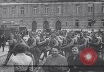 Standbild Mobilisierung von Soldaten Wien Österreich, 1914, aus Sekunde 21 historischem Filmmaterial Videoclip 65675025879