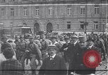 Standbild Mobilisierung von Soldaten Wien Österreich, 1914, aus Sekunde 25 historischem Filmmaterial Videoclip 65675025879