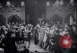 Image danser le Charleston Berlin Allemagne, 1925, de la seconde 13 séquences d'archives historiques vidéo 65675025889