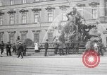 Standbild Springbrunnen und Statue Berlin Deutschland, 1914, aus Sekunde 1 historischem Filmmaterial Videoclip 65675025895