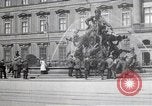Standbild Springbrunnen und Statue Berlin Deutschland, 1914, aus Sekunde 4 historischem Filmmaterial Videoclip 65675025895