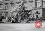 Standbild Springbrunnen und Statue Berlin Deutschland, 1914, aus Sekunde 10 historischem Filmmaterial Videoclip 65675025895